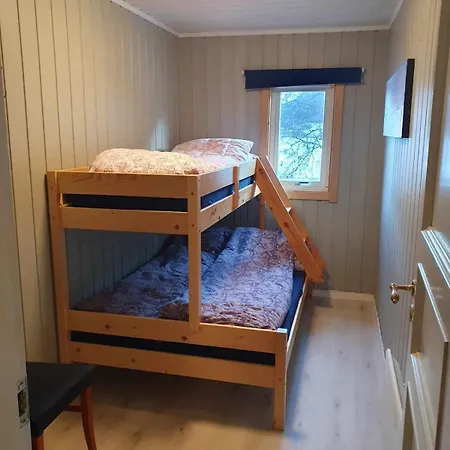 Semesterbostad By The